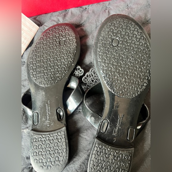 Authentic Ferragamo black sandals with receipt . Good condition ! - Picture 3 of 4